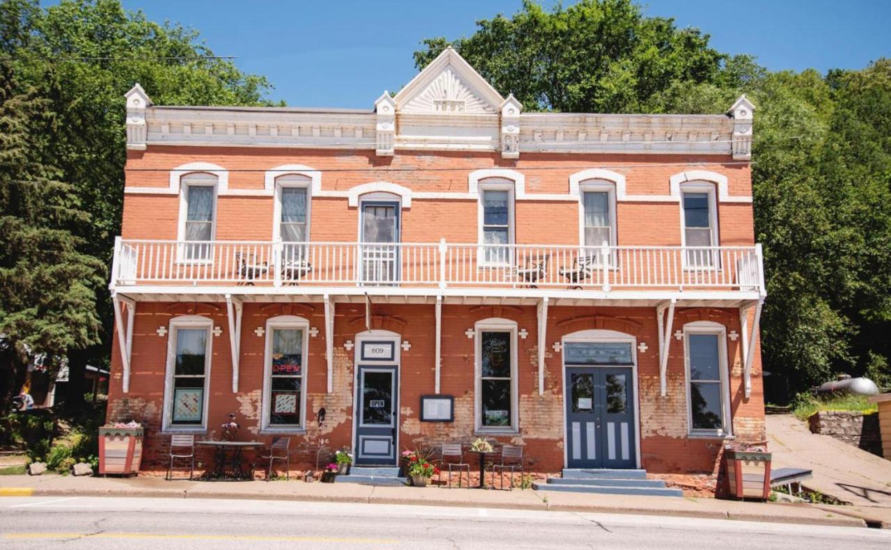 The Burlington Hotel & Bar - Alma Wi Dış mekan fotoğraf