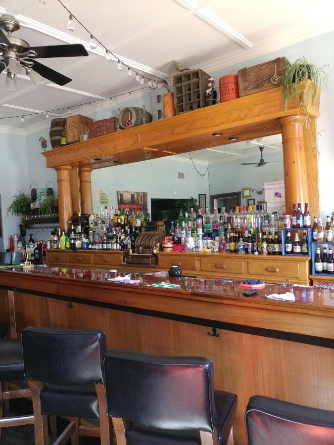 The Burlington Hotel & Bar - Alma Wi Dış mekan fotoğraf